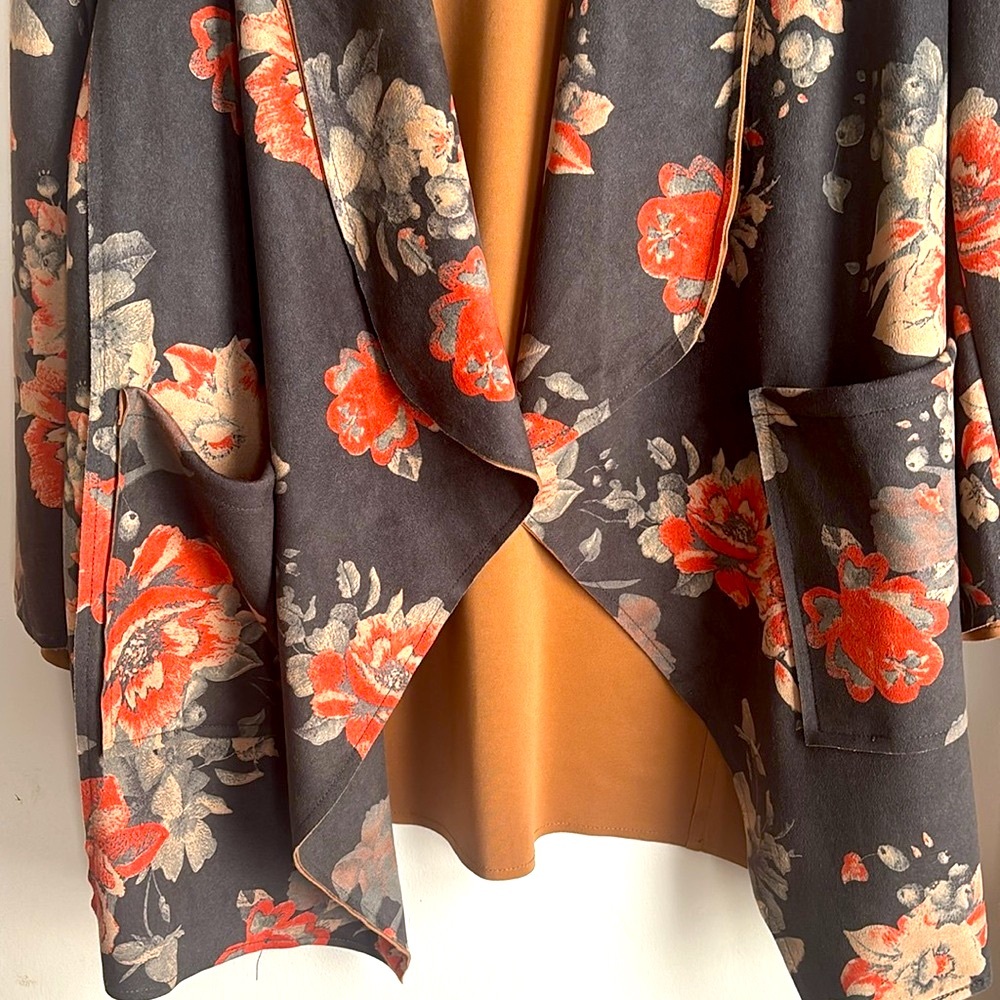 Chelsea & Theodore | Faux Leather Floral Cardigan 1x - Picture 11 of 11